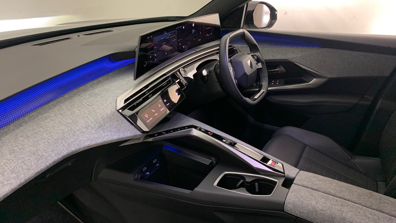 Used Peugeot 5008 2025 for sale - 77994689: Photo 2