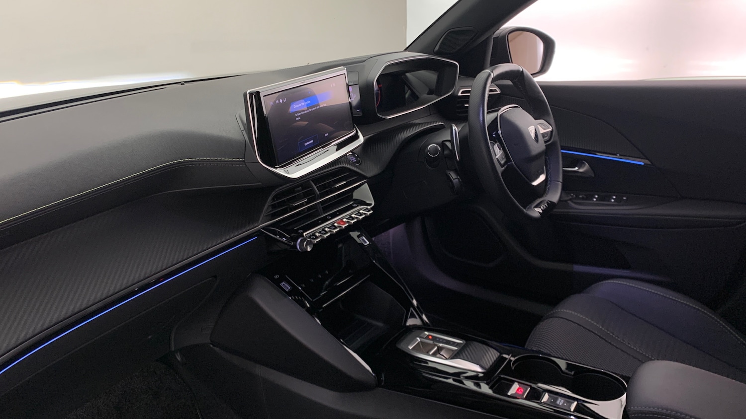 Used Peugeot 2008 2024 for sale - 76647062: Photo 2