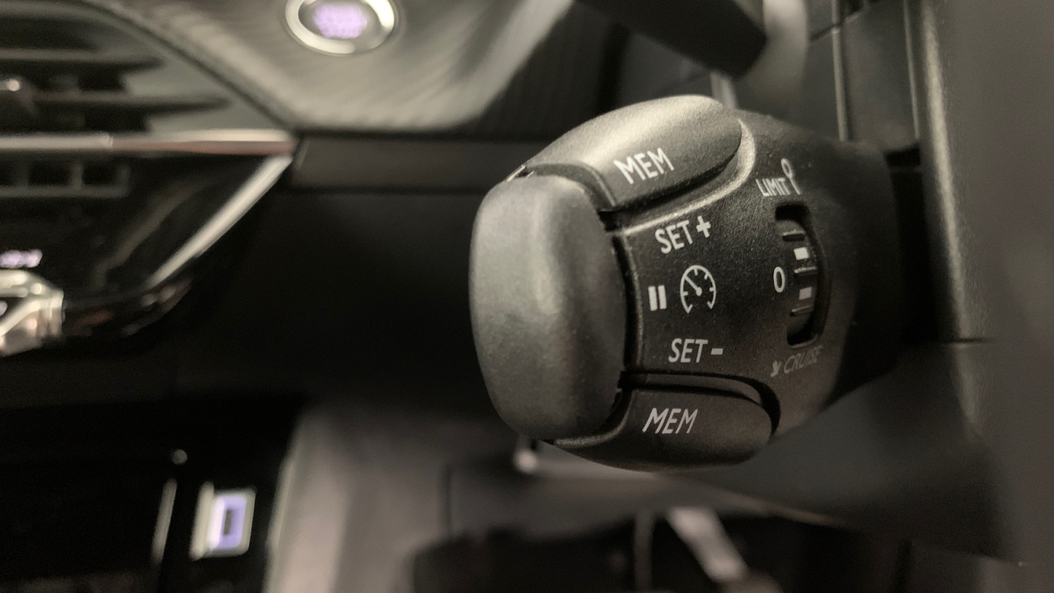 Used Peugeot 2008 2024 for sale - 76647062: Photo 38