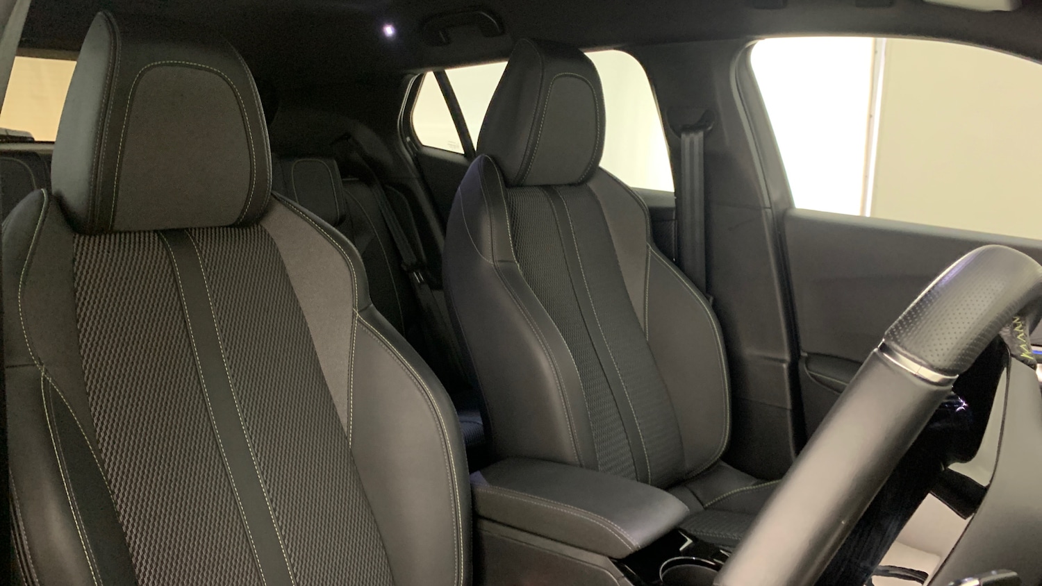 Used Peugeot 2008 2024 for sale - 76647062: Photo 44