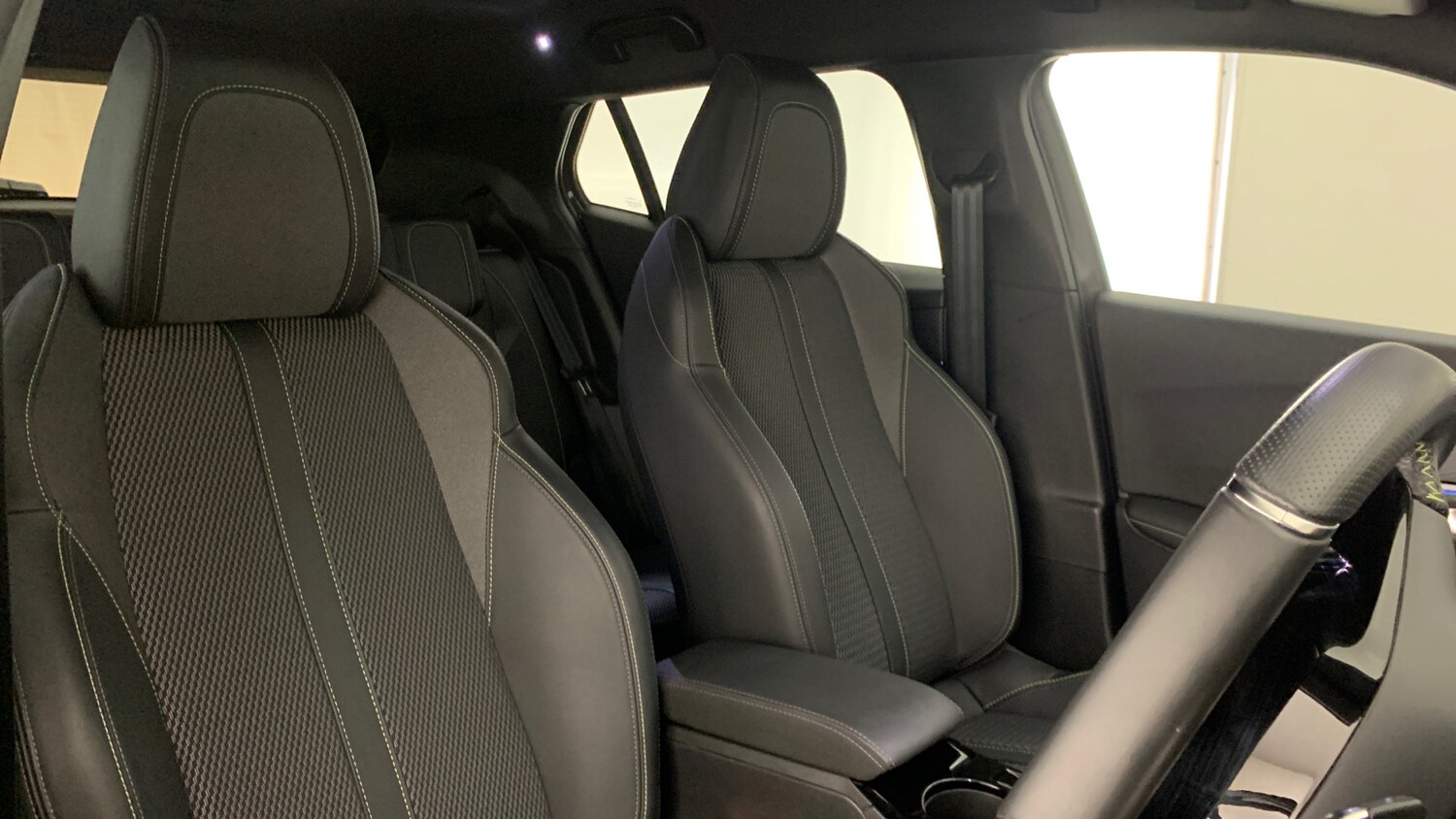 Used Peugeot 2008 2024 for sale - 76647062: Photo 45