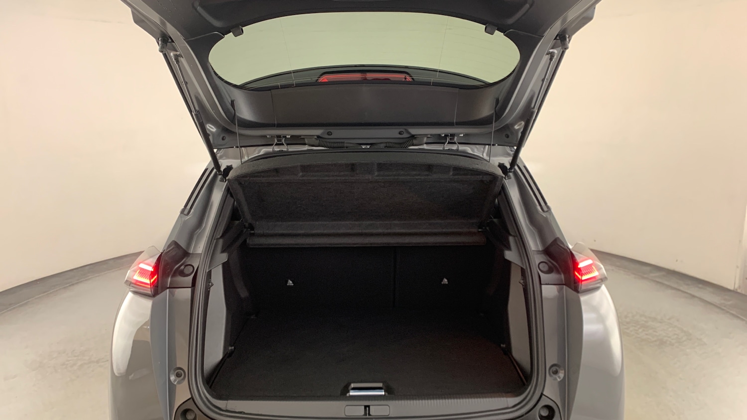 Used Peugeot 2008 2024 for sale - 76647062: Photo 5