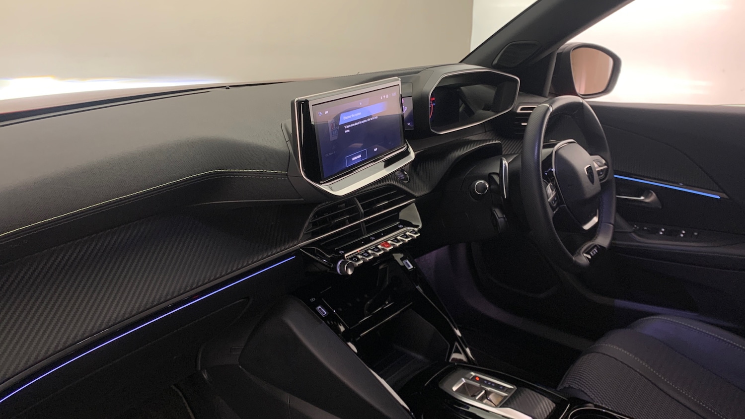 Used Peugeot 2008 2024 for sale - 77110081: Photo 2