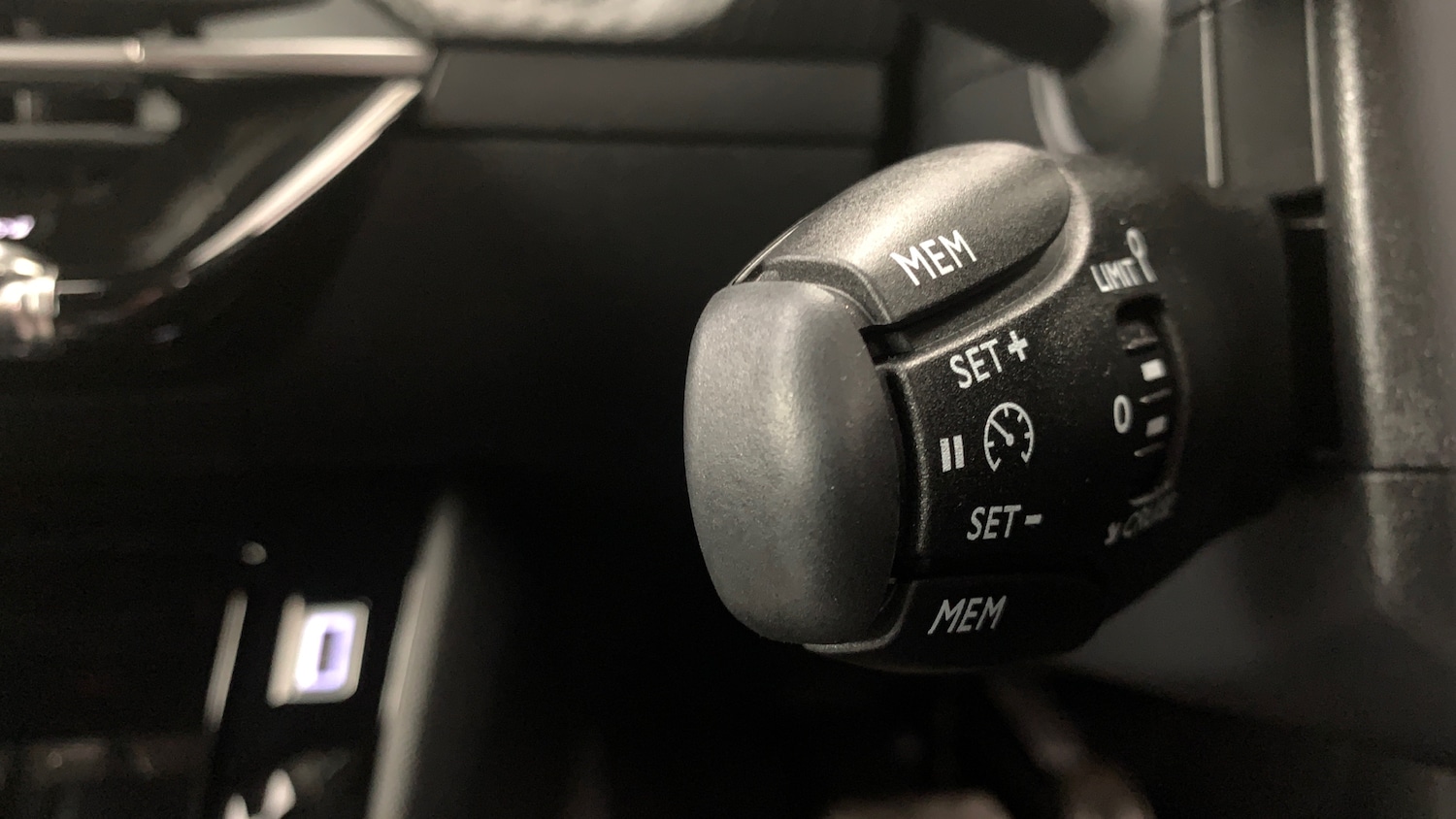 Used Peugeot 2008 2024 for sale - 77110081: Photo 38