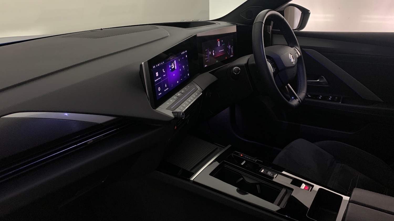 Used Vauxhall Astra 2023 for sale - 77042351: Photo 2