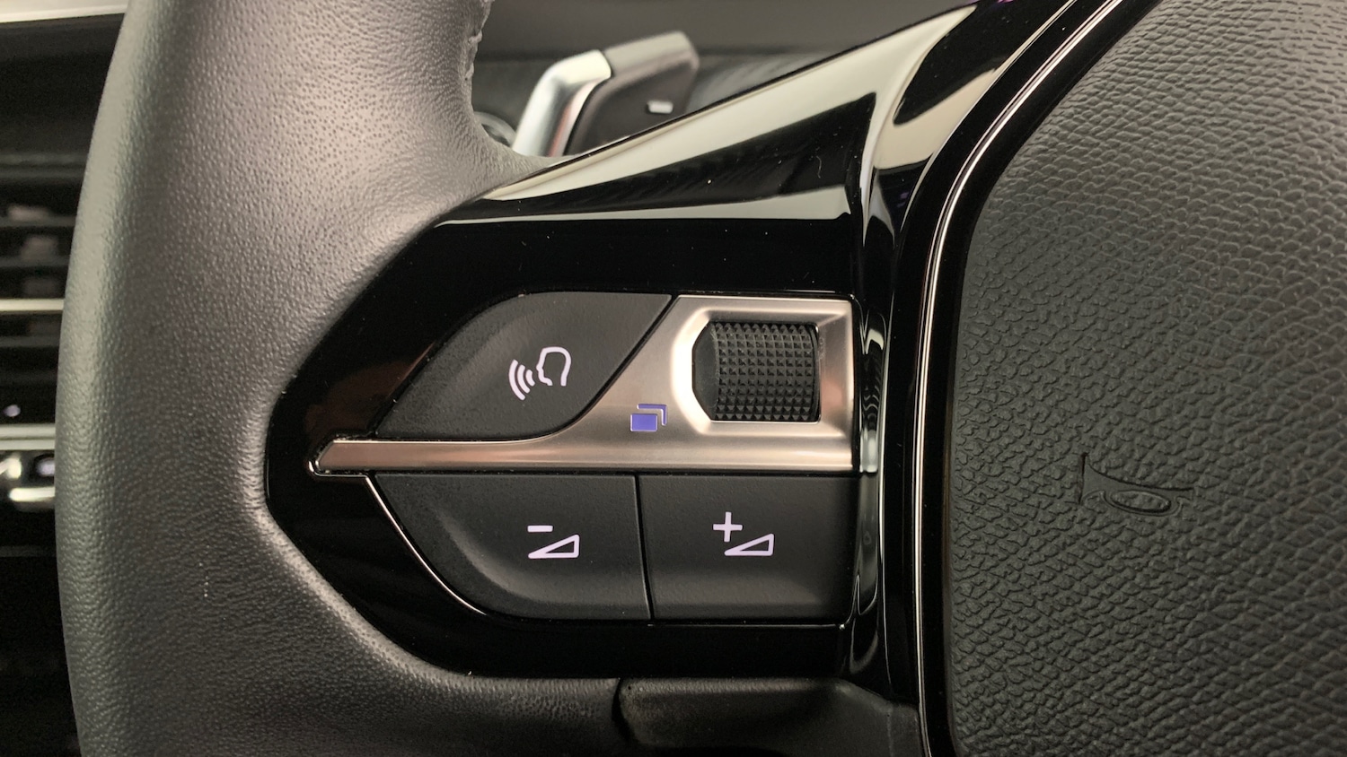 Used Peugeot 2008 2024 for sale - 76486419: Photo 19