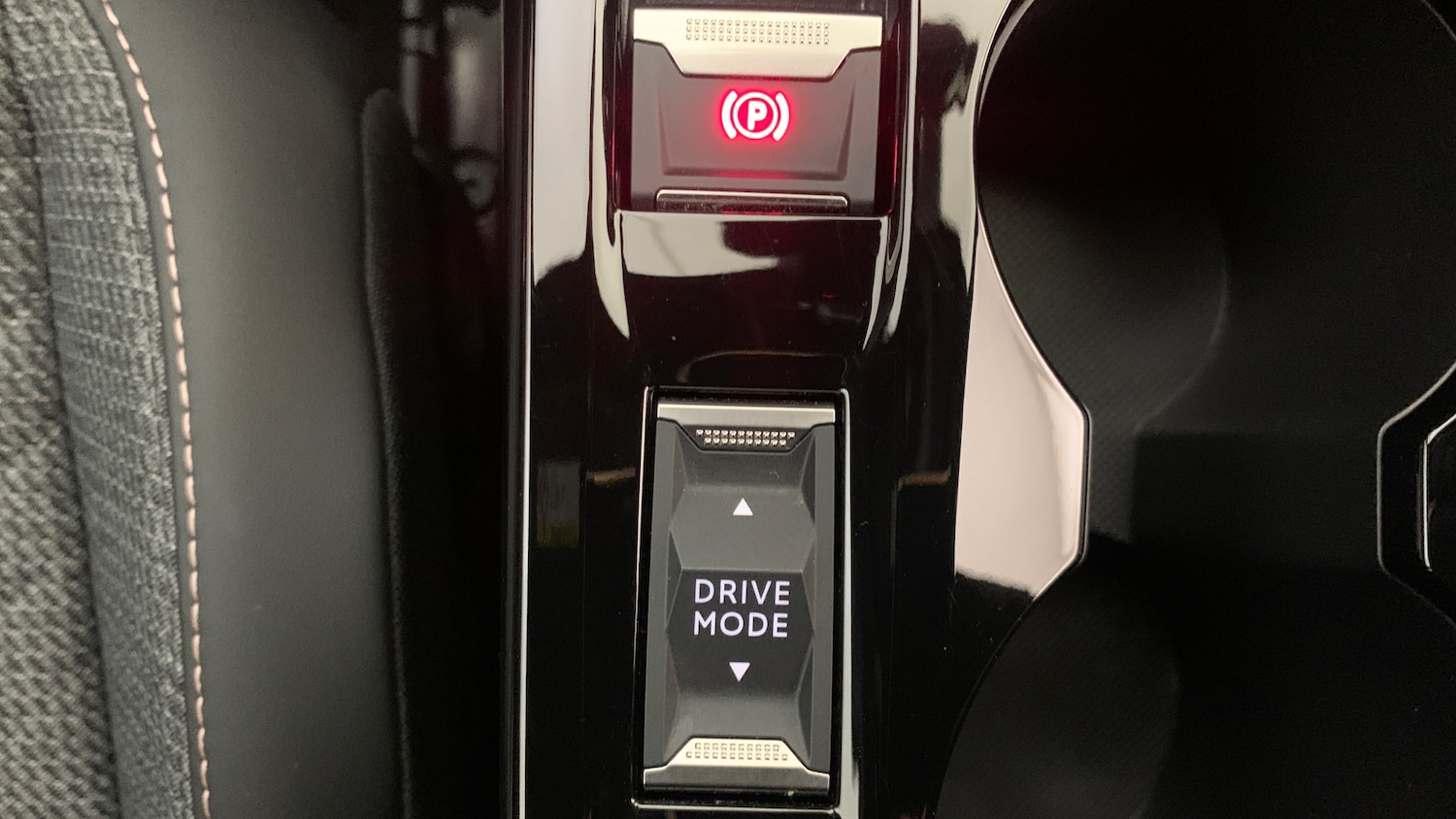 Used Peugeot 2008 2024 for sale - 76486419: Photo 32