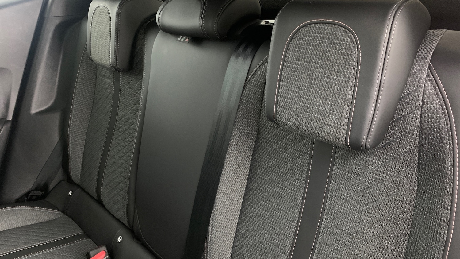 Used Peugeot 2008 2024 for sale - 76486419: Photo 8