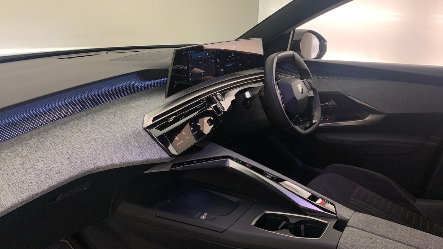 Used Peugeot 3008 2024 for sale - 76621403: Photo 2