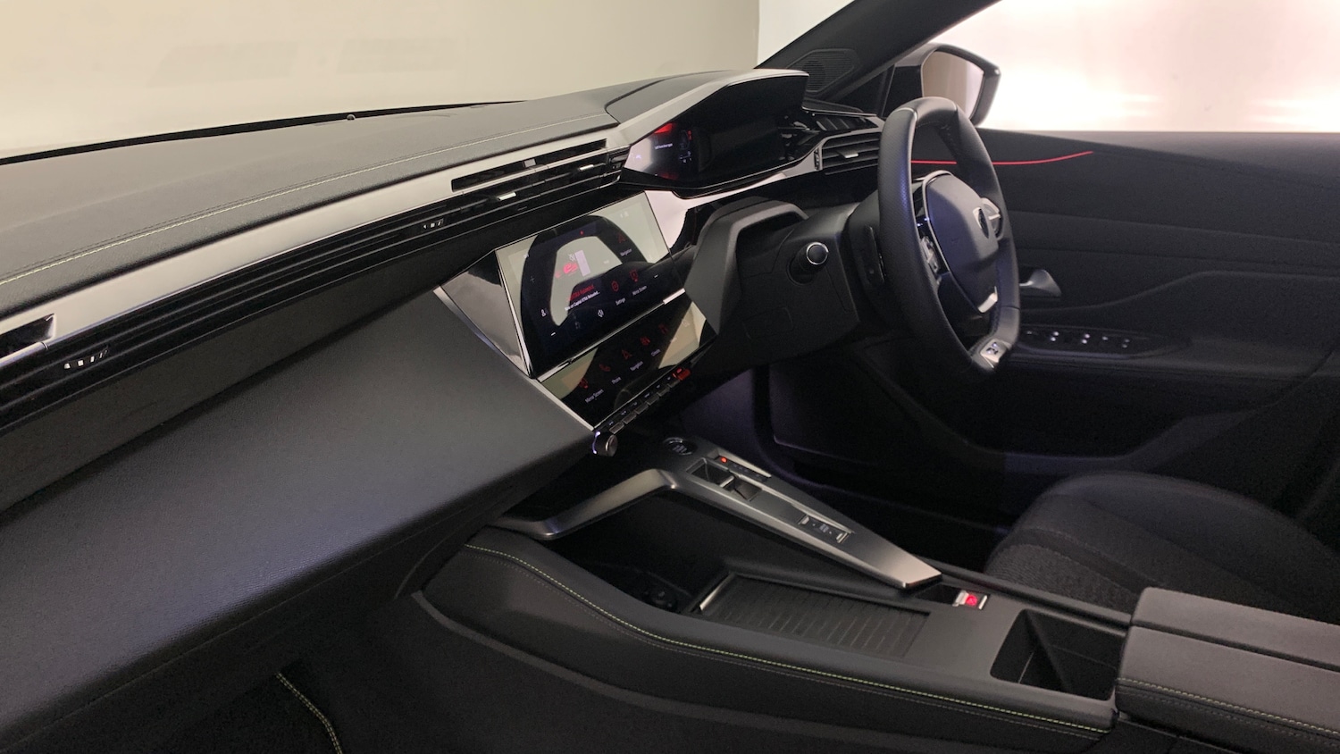 Used Peugeot 408 2025 for sale - 76474350: Photo 2