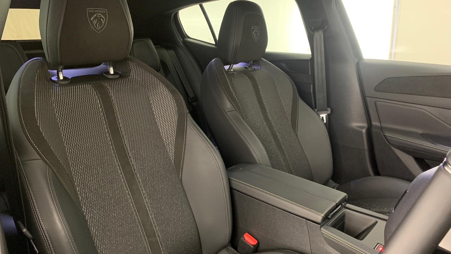 Used Peugeot 408 2025 for sale - 76474350: Photo 43