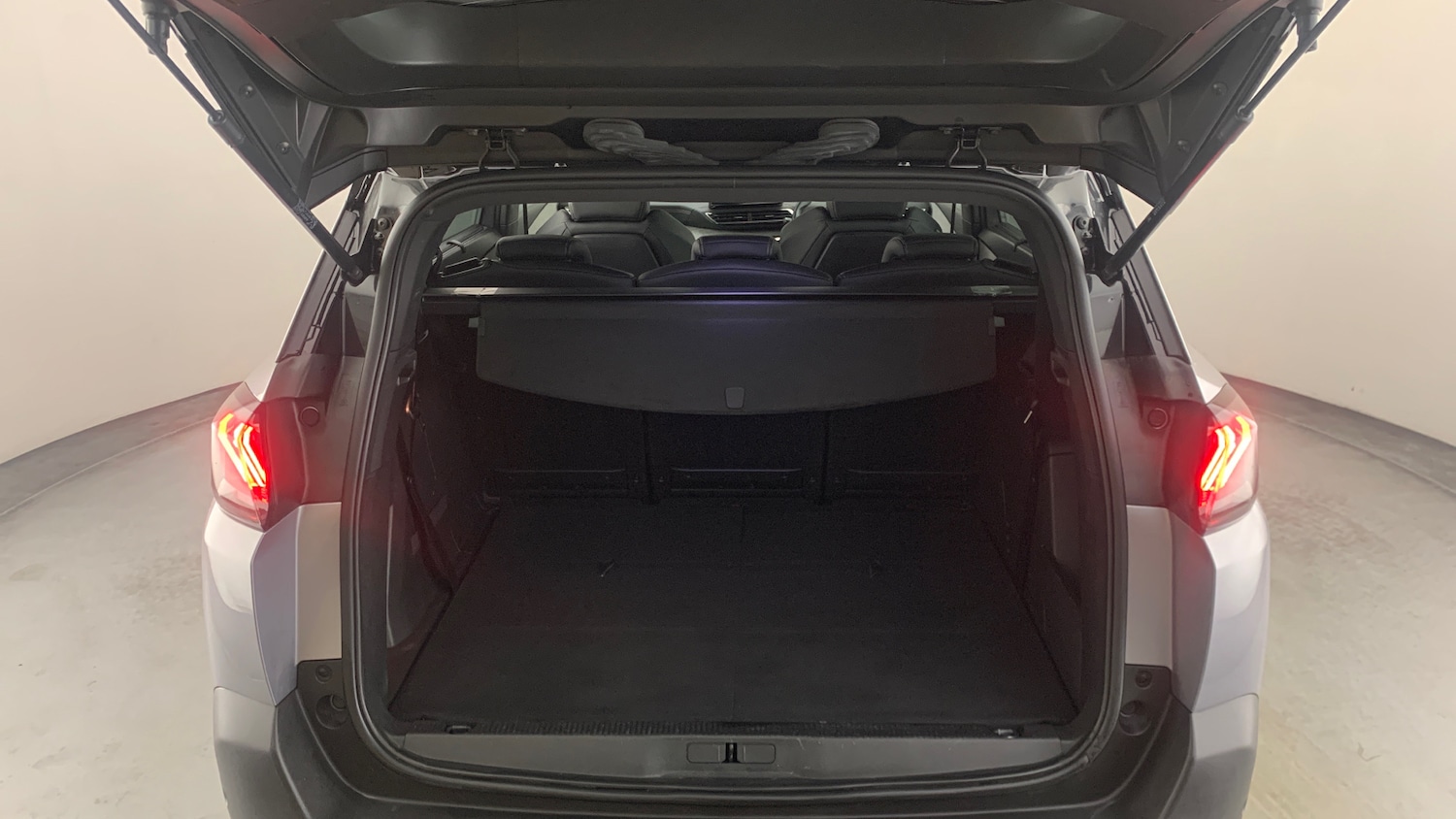 Used Peugeot 5008 2022 for sale - 77121161: Photo 6