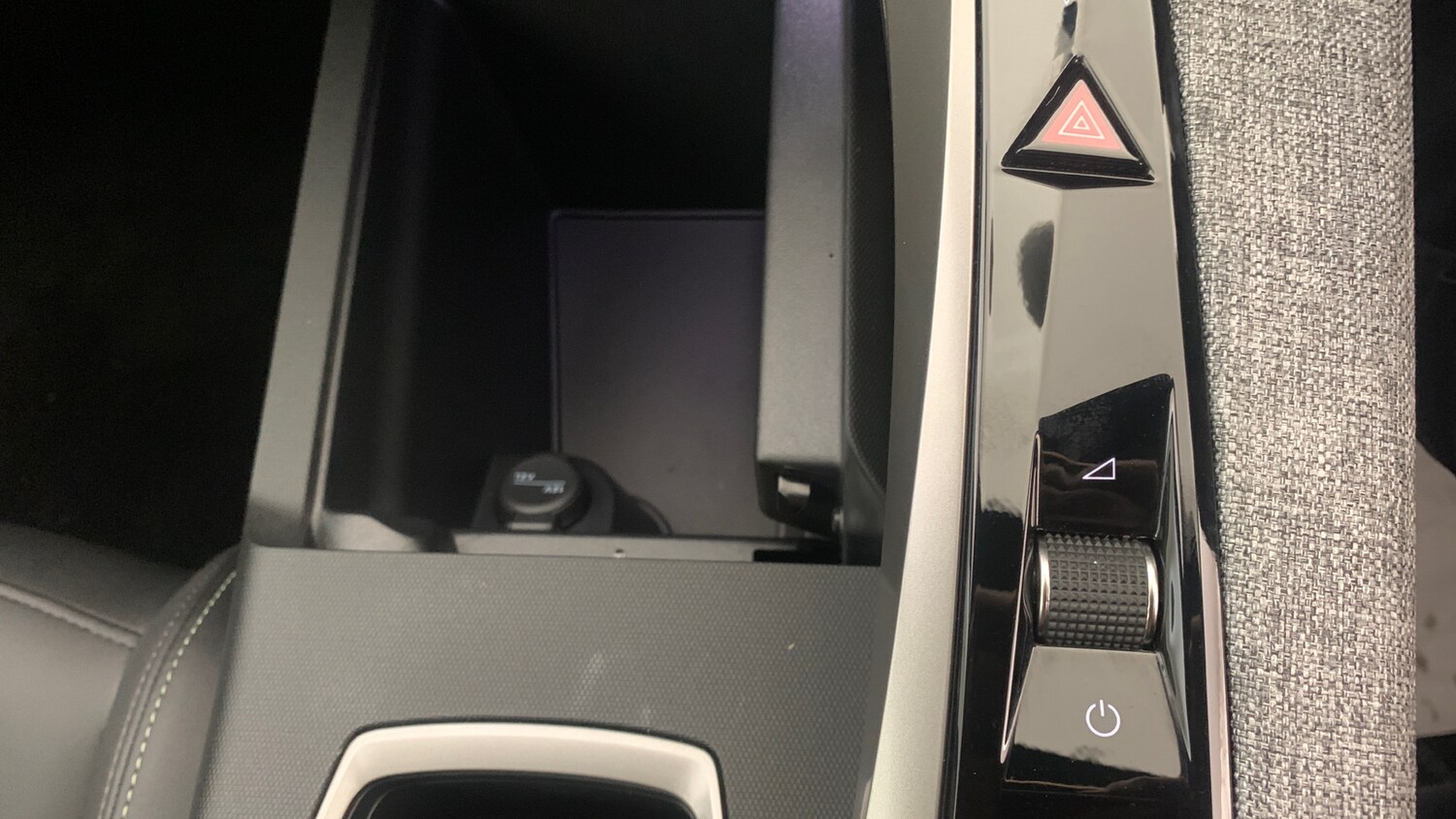 Used Peugeot 3008 2025 for sale - 77525645: Photo 32