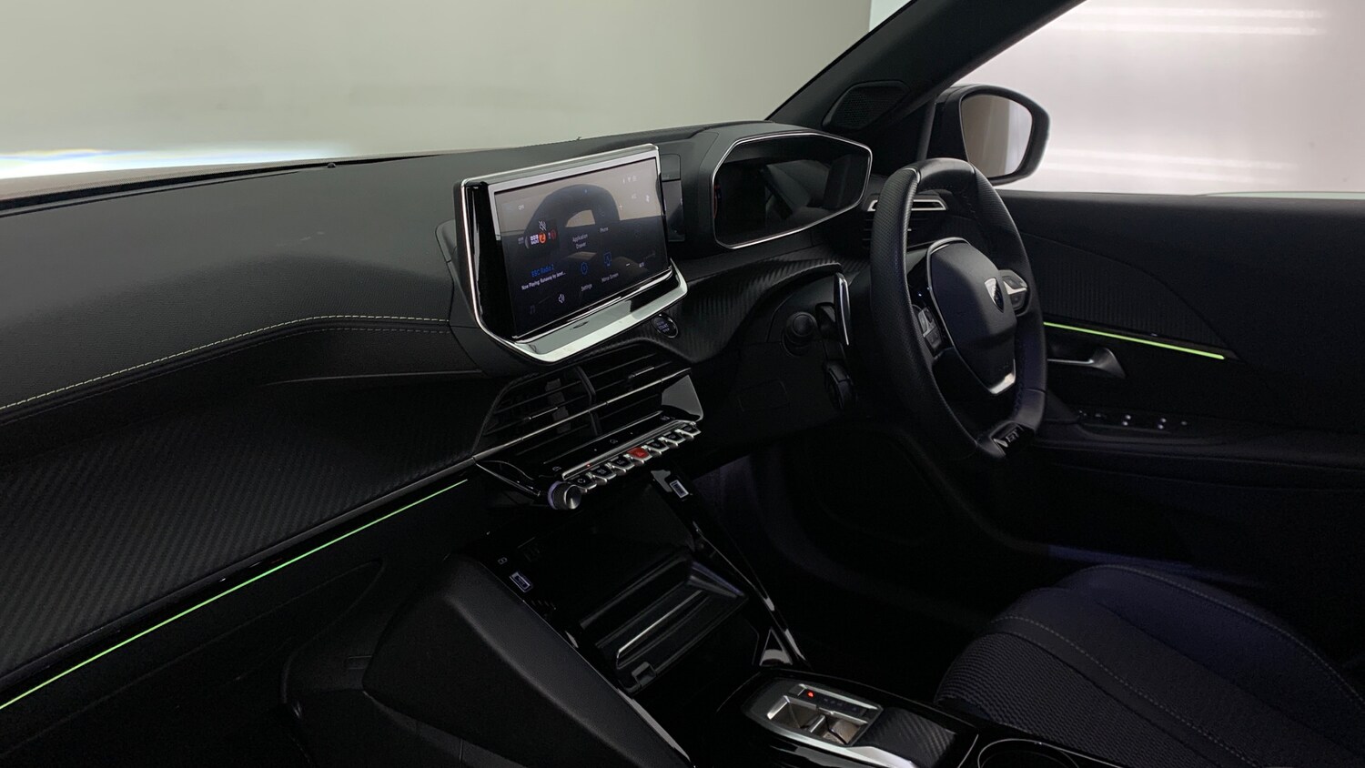 Used Peugeot 2008 2025 for sale - 76586378: Photo 2