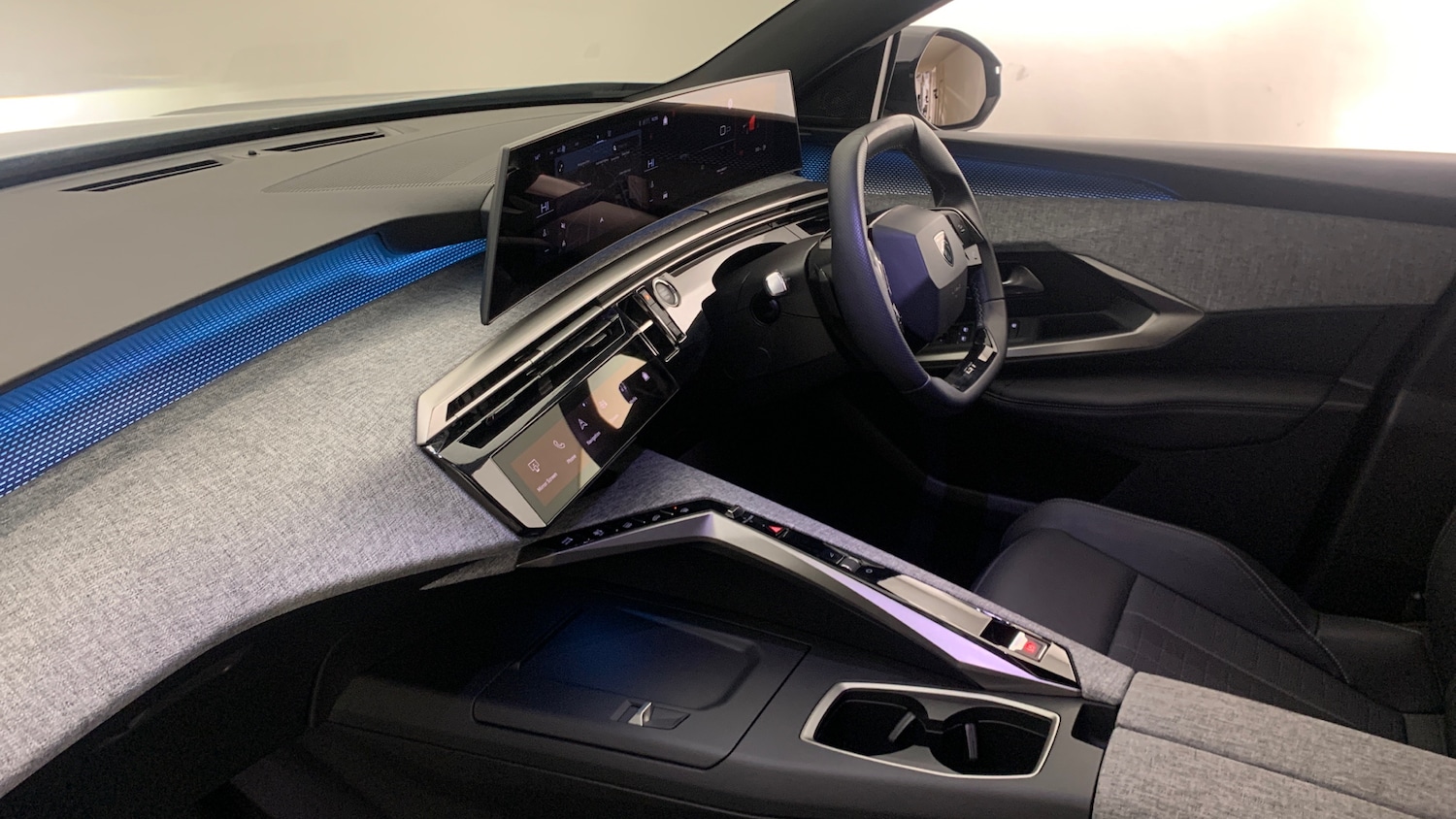 Used Peugeot 5008 2025 for sale - 78048801: Photo 2