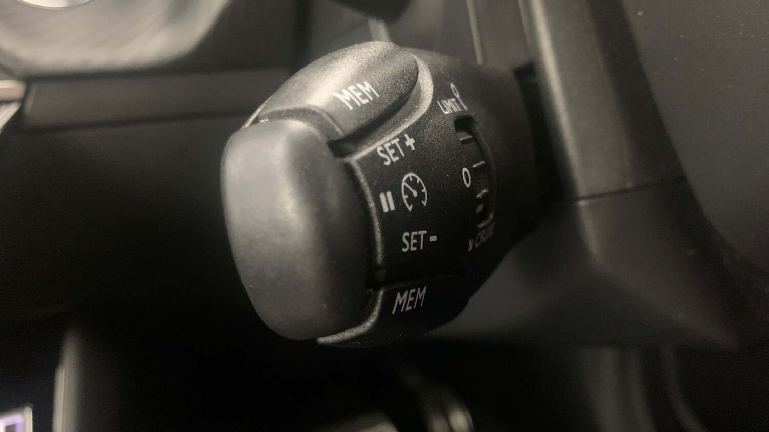 Used Peugeot 2008 2023 for sale - 76271392: Photo 35