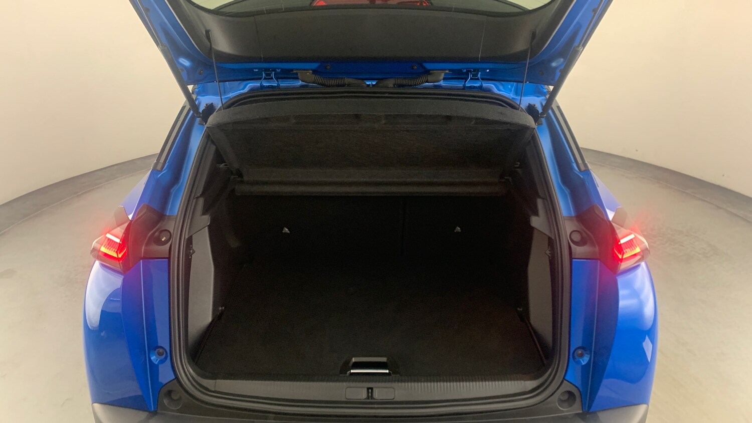 Used Peugeot 2008 2023 for sale - 76271392: Photo 5