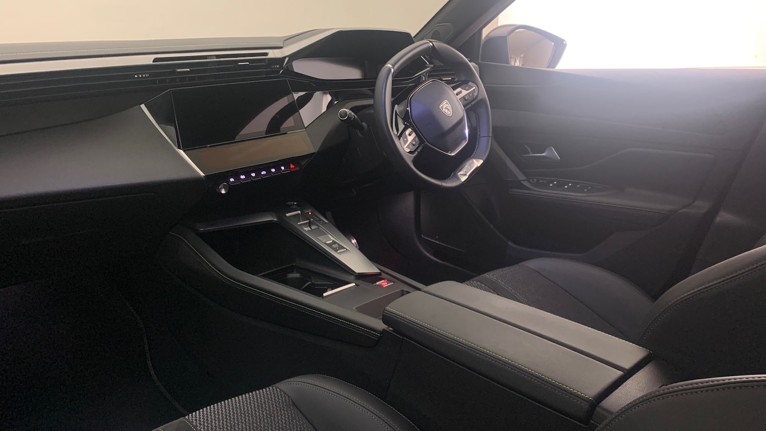 Used Peugeot 308 2025 for sale - 77539125: Photo 2