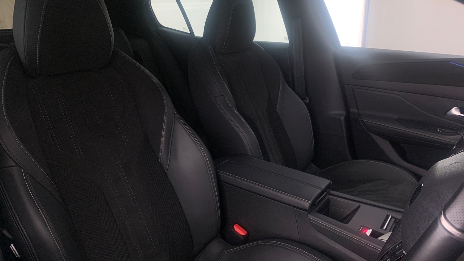 Used Peugeot 408 2023 for sale - 76574431: Photo 42