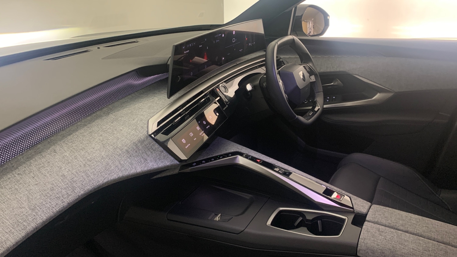 Used Peugeot 5008 2025 for sale - 77157240: Photo 2