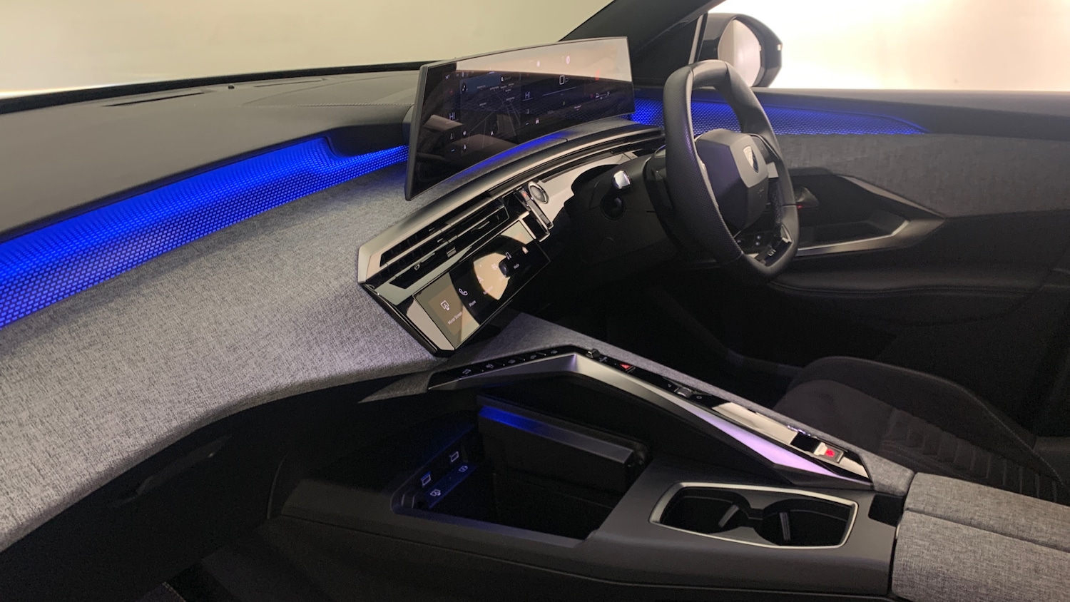 Used Peugeot 3008 2024 for sale - 77042344: Photo 2