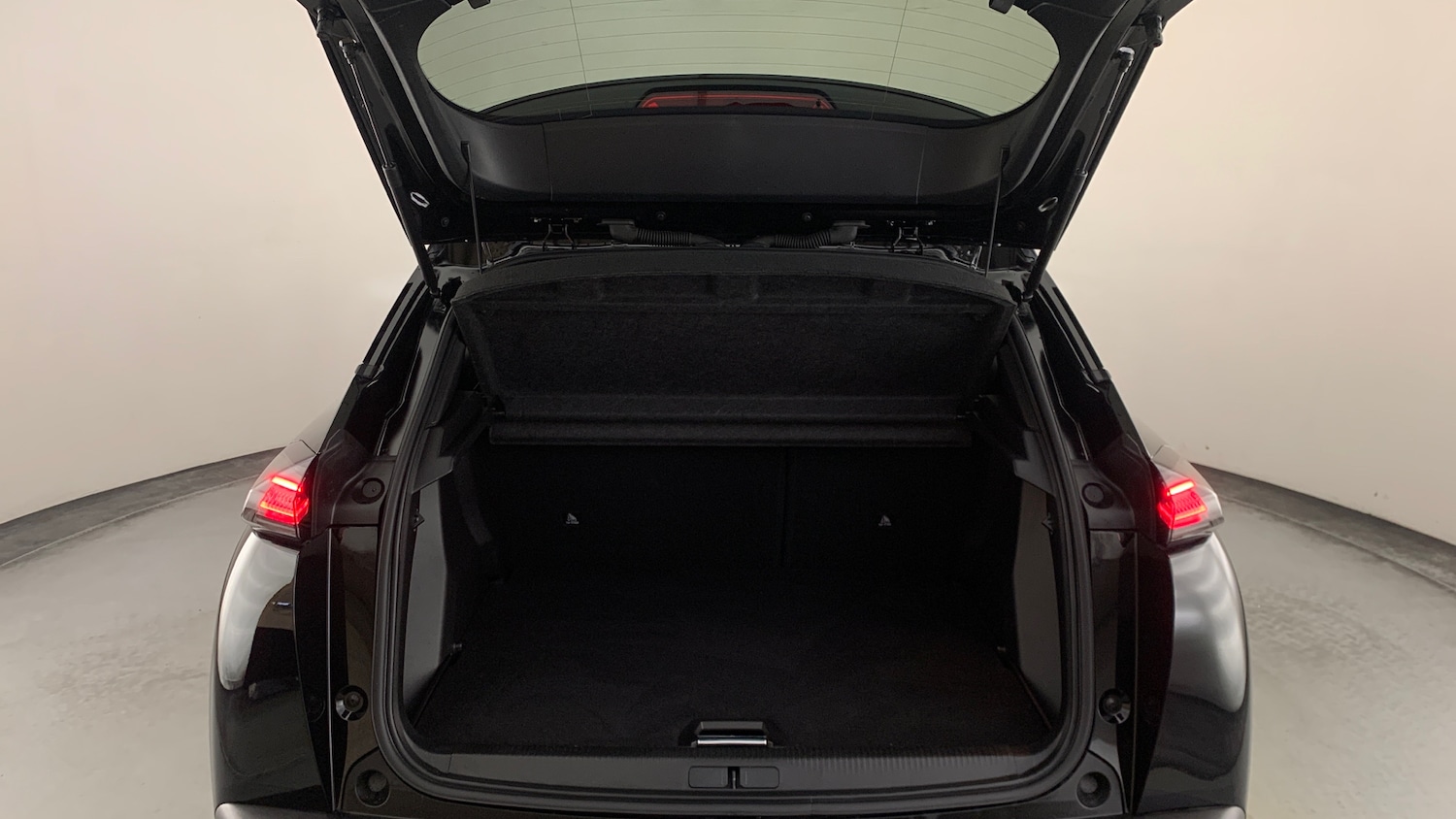 Used Peugeot 2008 2025 for sale - 76474353: Photo 5