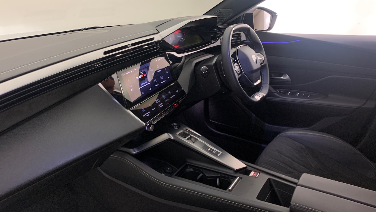 Used Peugeot 408 2024 for sale - 76998831: Photo 2