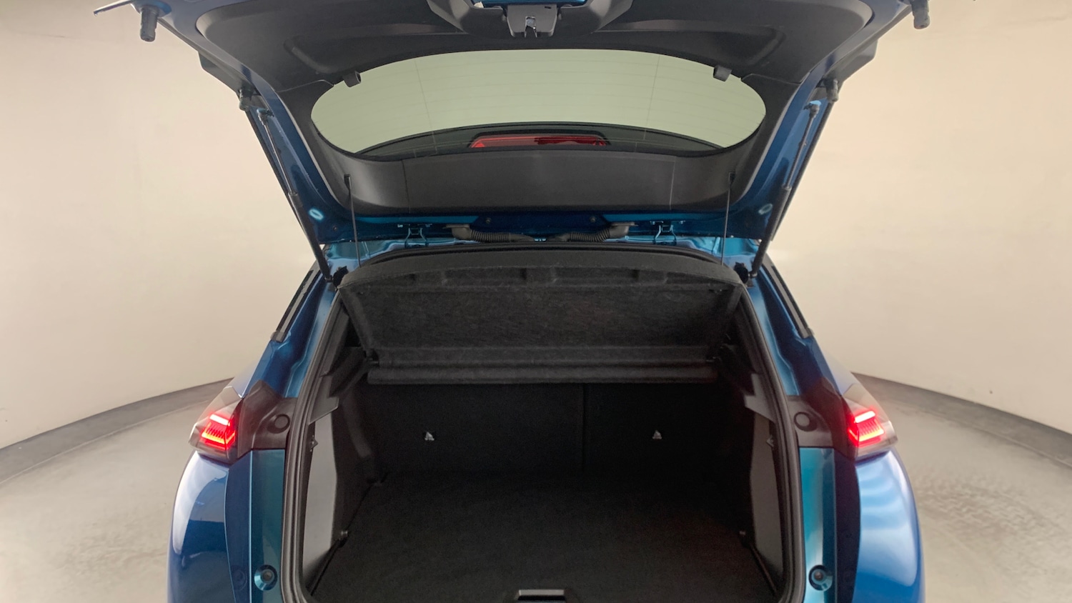 Used Peugeot 2008 2025 for sale - 76574469: Photo 5