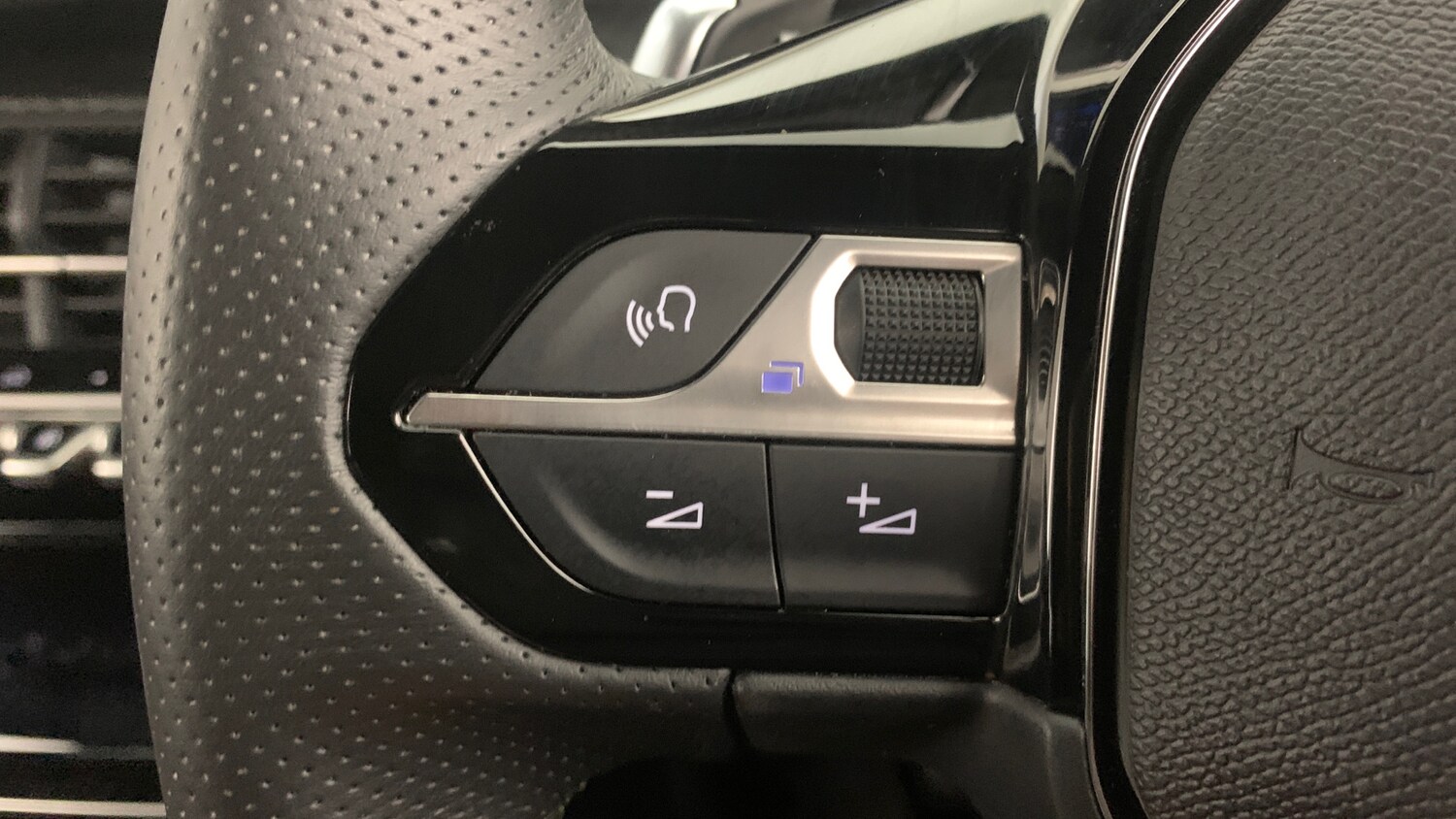 Used Peugeot 2008 2025 for sale - 77854981: Photo 18