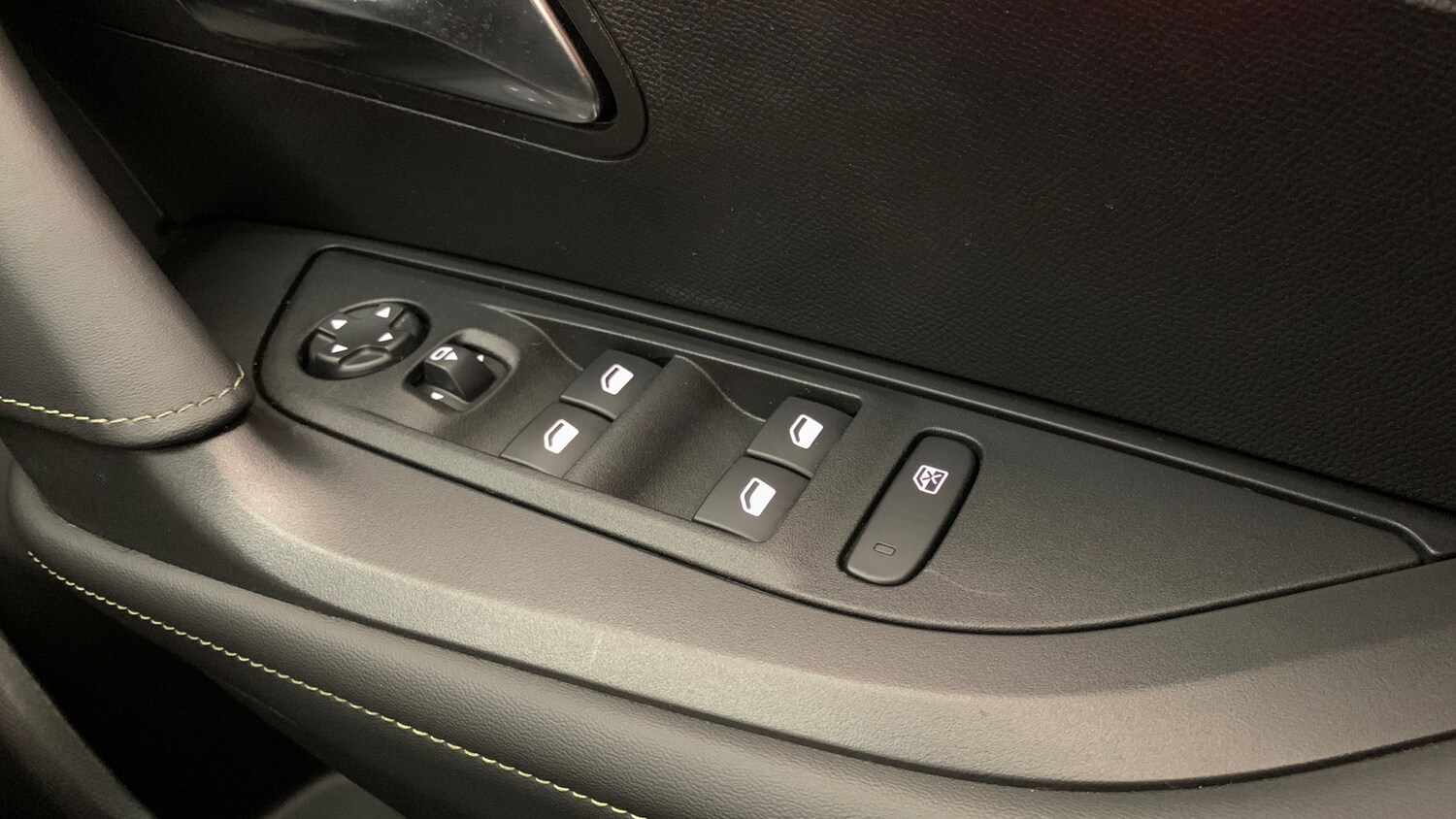 Used Peugeot 2008 2025 for sale - 77854981: Photo 39