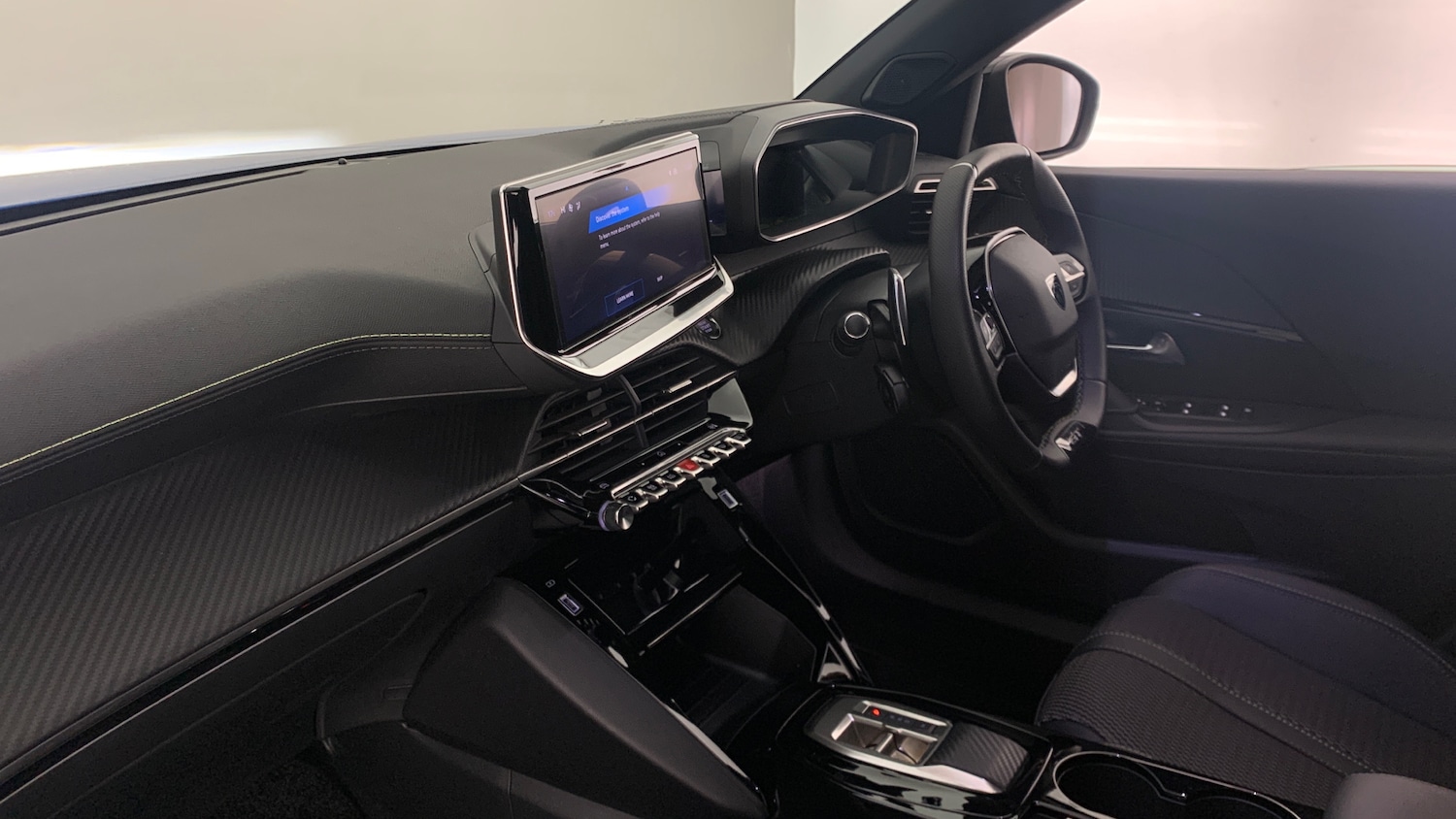 Used Peugeot 2008 2024 for sale - 76486420: Photo 2