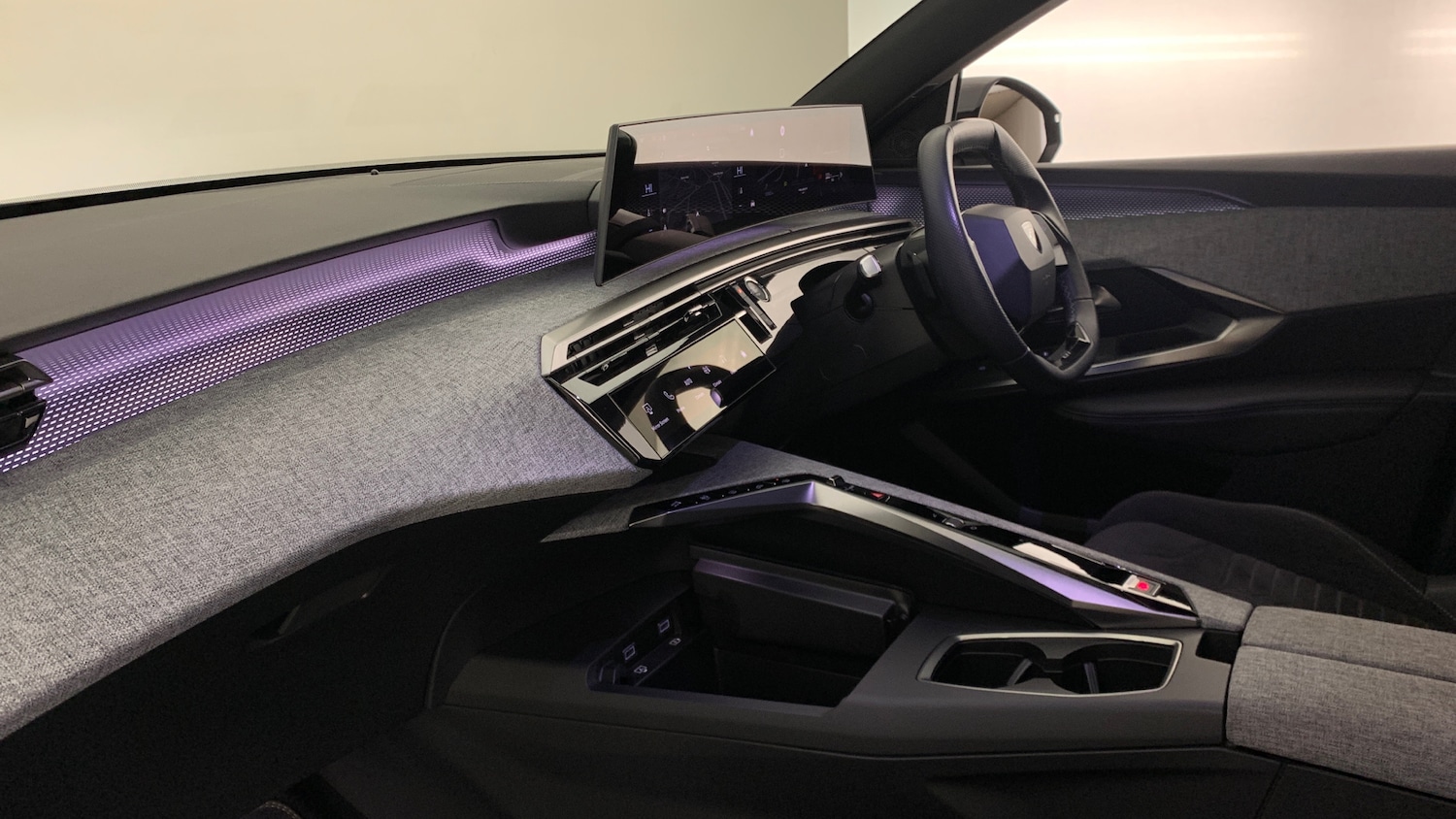 Used Peugeot 3008 2024 for sale - 76433773: Photo 2