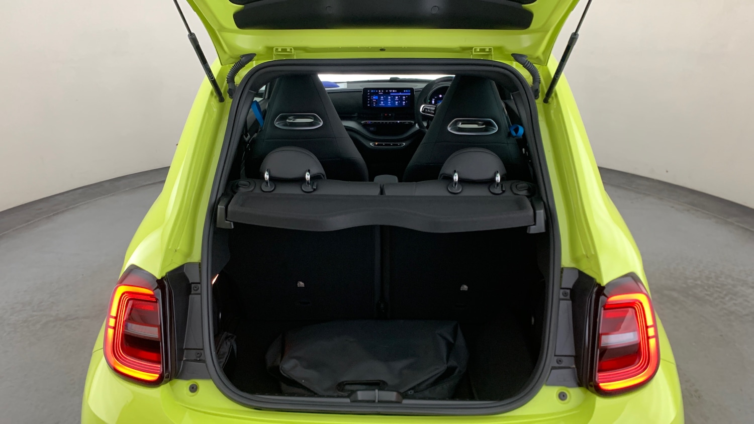 Used Abarth 500 2024 for sale - 76608947: Photo 5