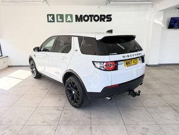 Used Land Rover Discovery Sport 2017 for sale - 78577857: Photo