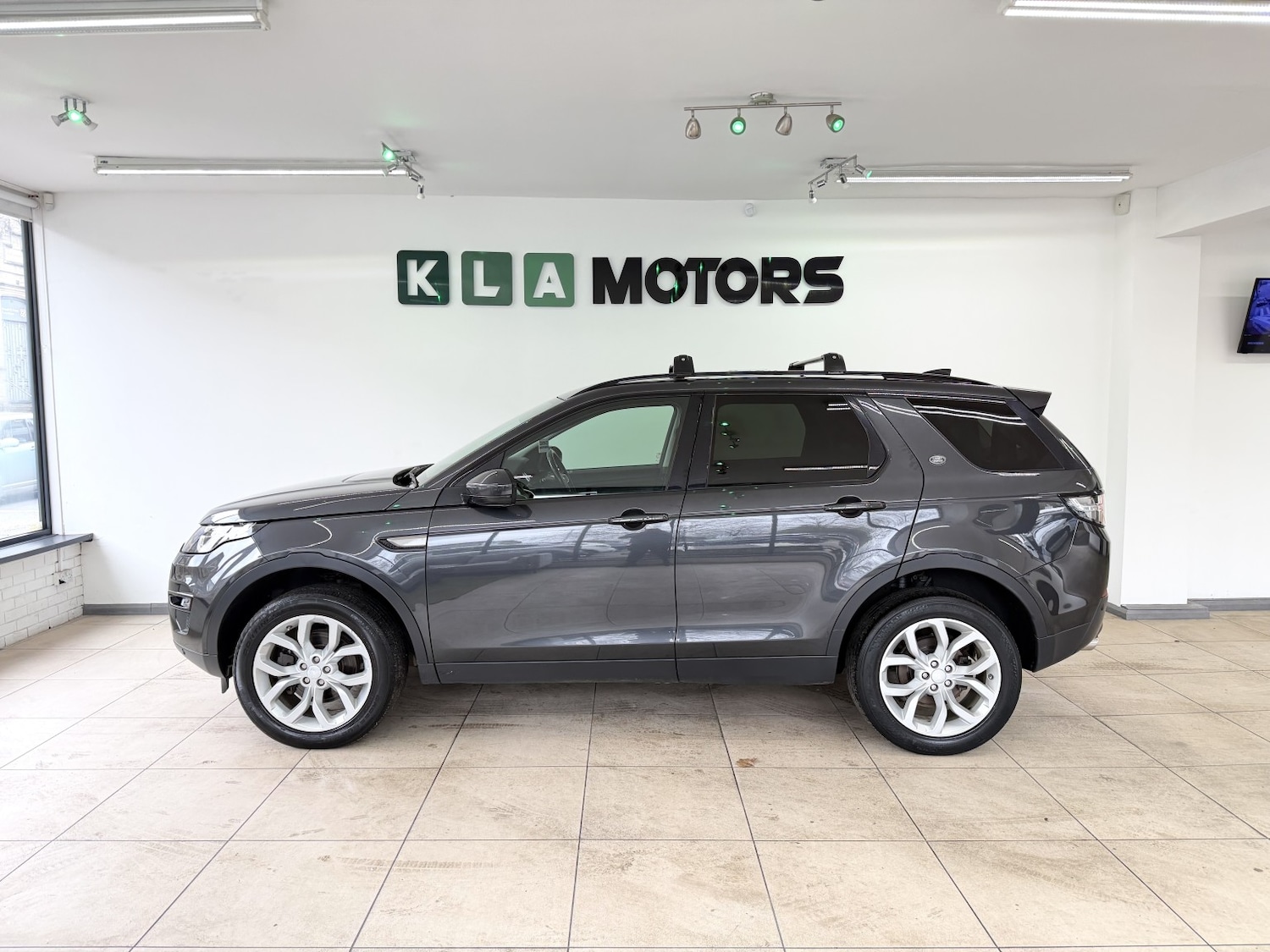 Used Land Rover Discovery Sport 2018 for sale - 77774786: Photo 2