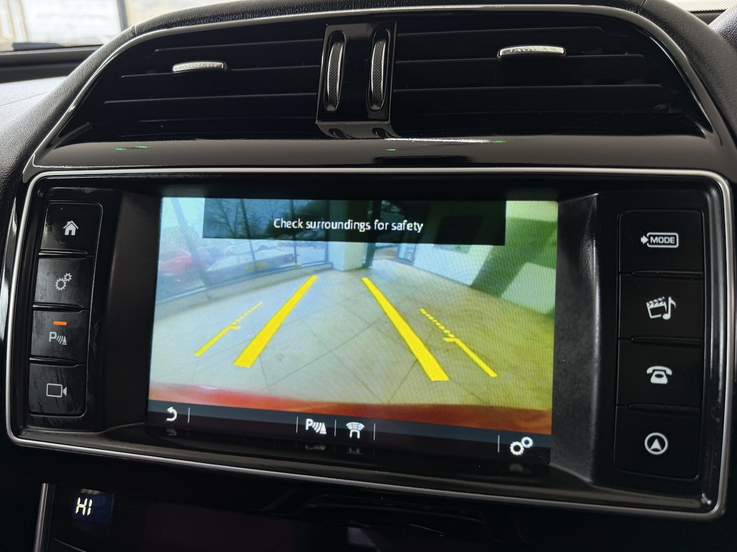 Used Jaguar XE 2015 for sale - 77668519: Photo 14