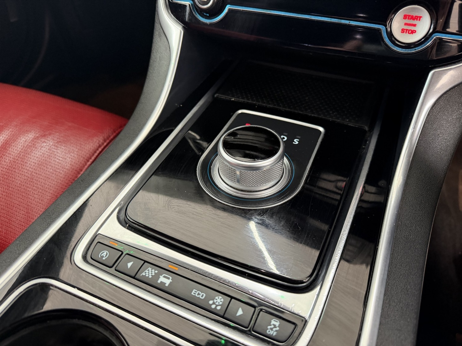 Used Jaguar XE 2015 for sale - 77668519: Photo 17