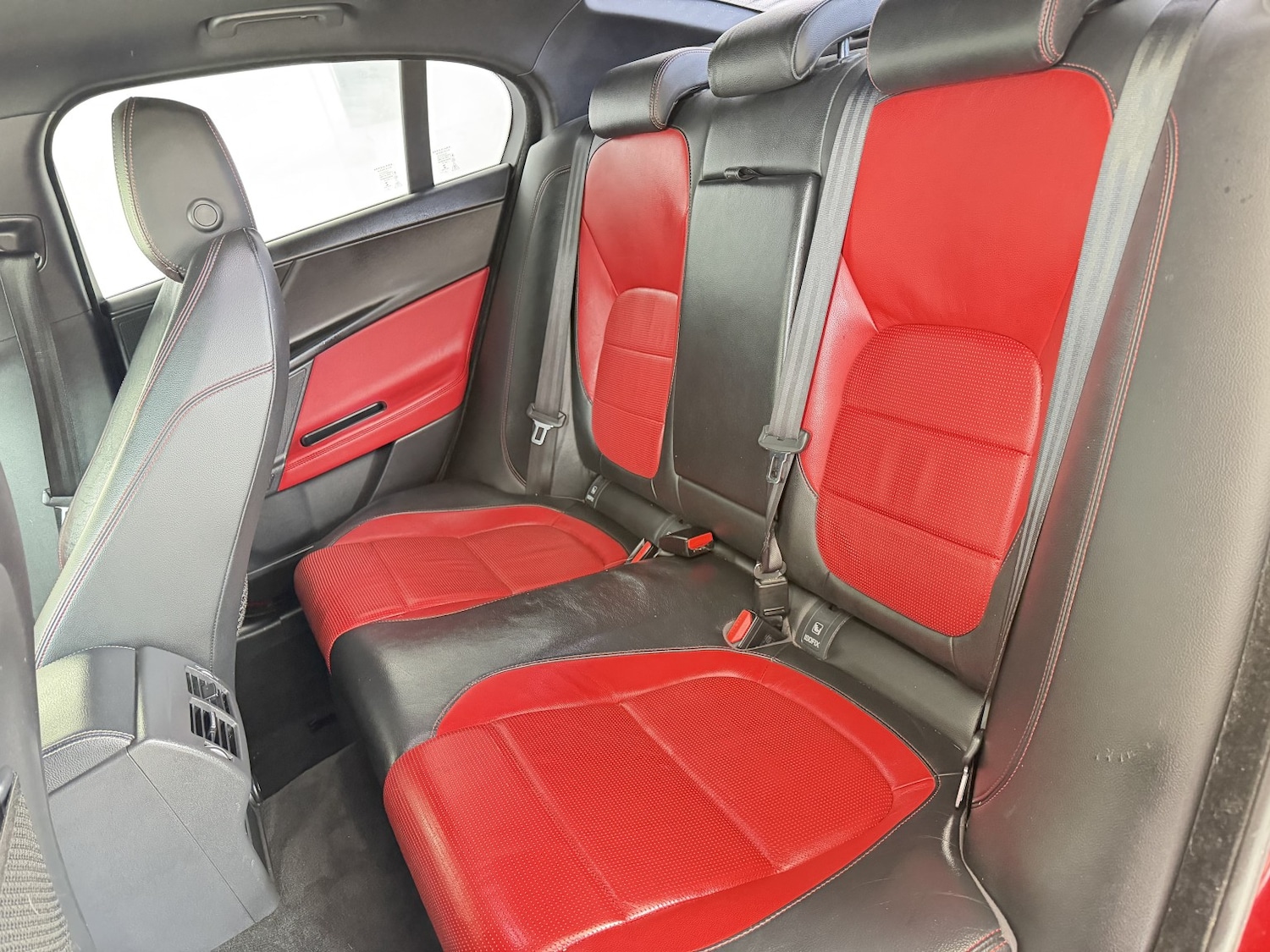 Used Jaguar XE 2015 for sale - 77668519: Photo 21