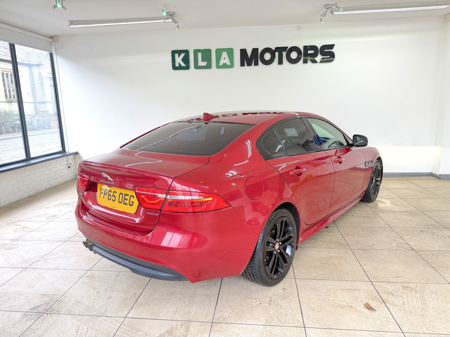 Used Jaguar XE 2015 for sale - 77668519: Photo 5