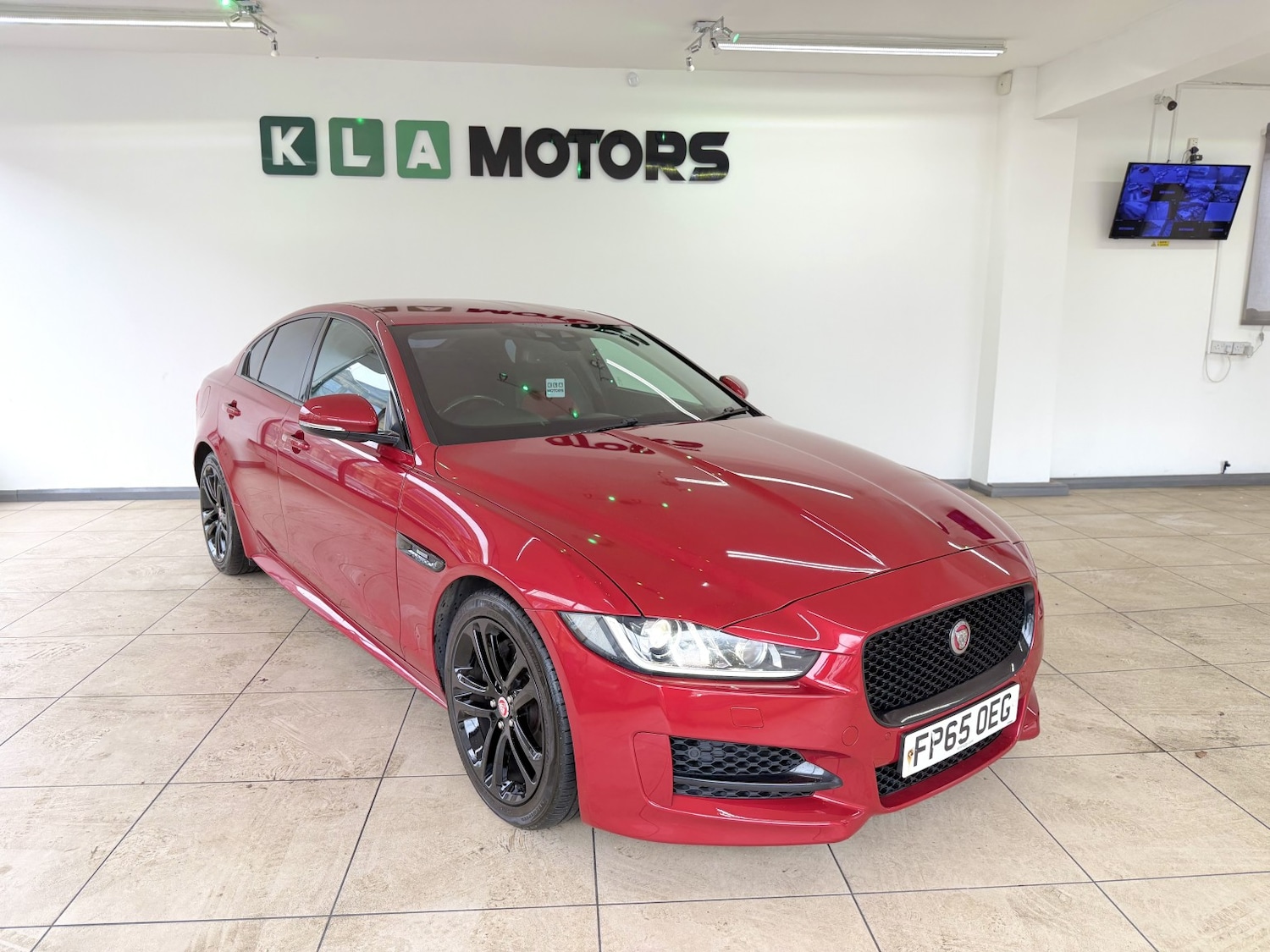 Used Jaguar XE 2015 for sale - 77668519: Photo 7