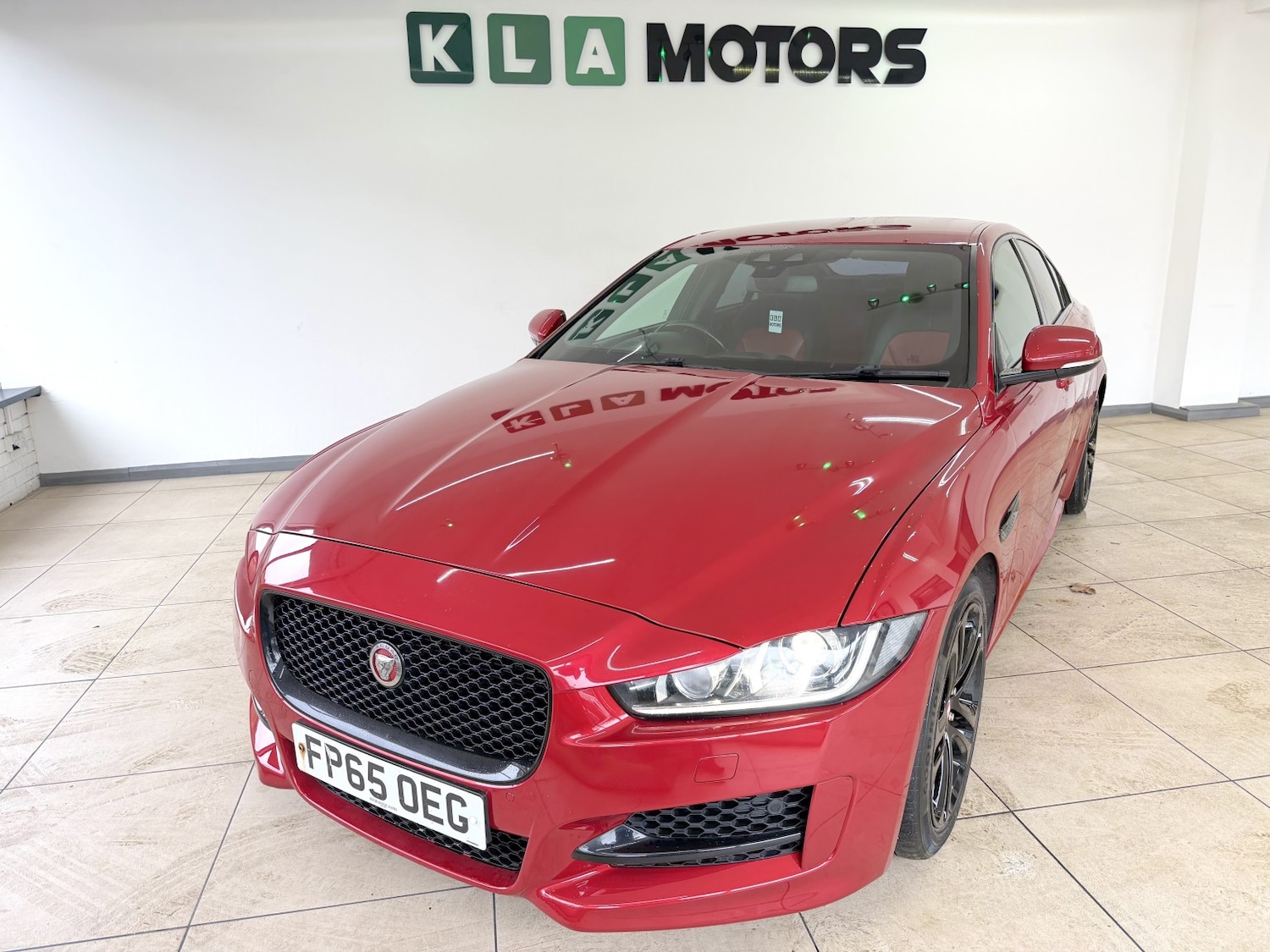 Used Jaguar XE 2015 for sale - 77668519: Photo 8