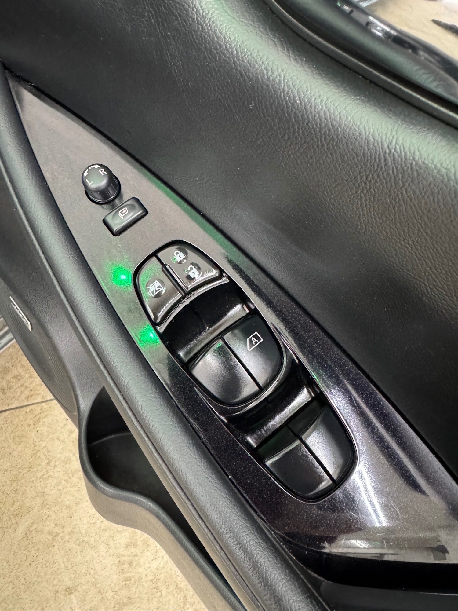 Used Nissan Leaf 2014 for sale - 76104428: Photo 17