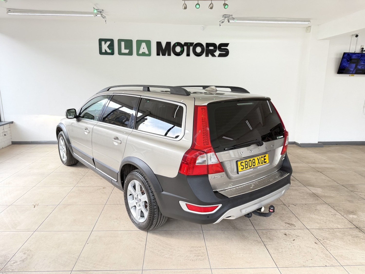 Used Volvo XC70 2008 for sale - 77938025: Photo 3