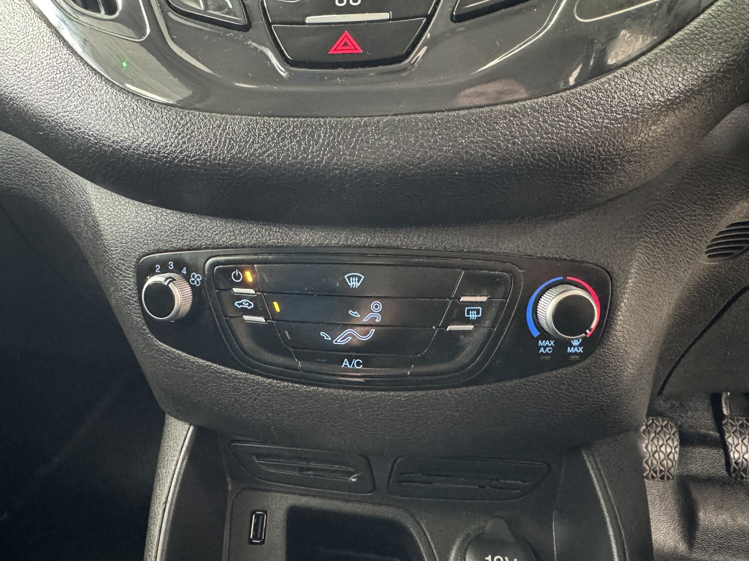 Used Ford Transit Courier 2017 for sale - 76358036: Photo 17