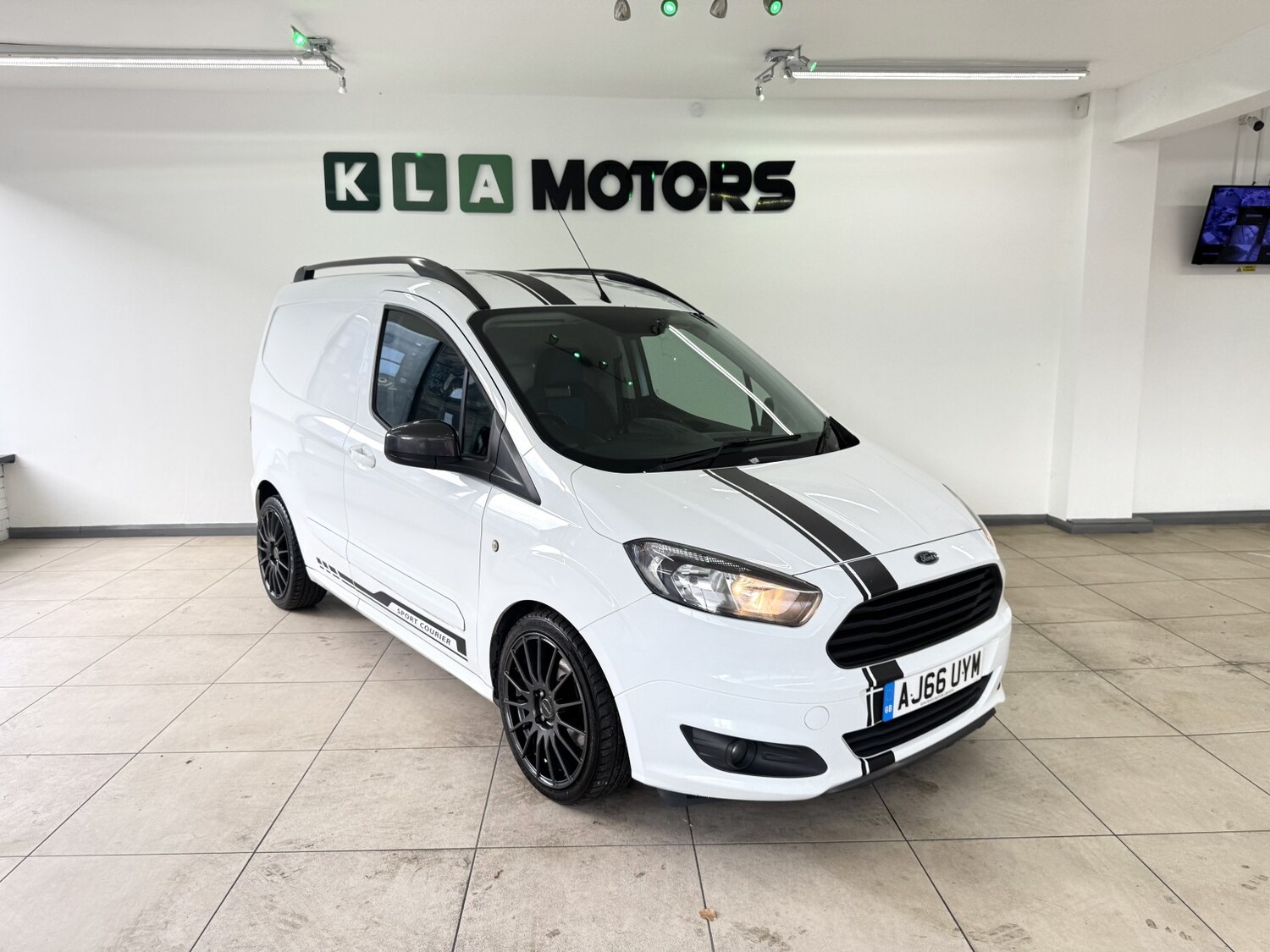 Used Ford Transit Courier 2017 for sale - 76358036: Photo 7