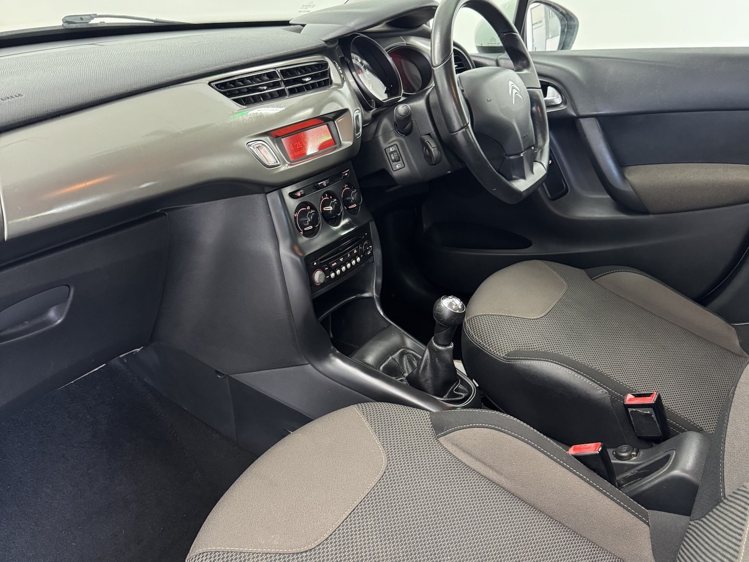 Used Citroen C3 2014 for sale - 76643456: Photo 10