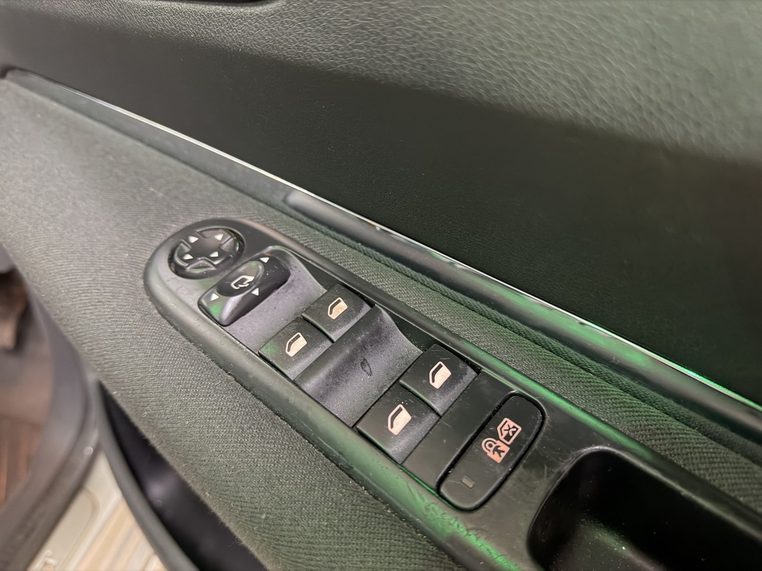 Used Peugeot 3008 2012 for sale - 76725669: Photo 16