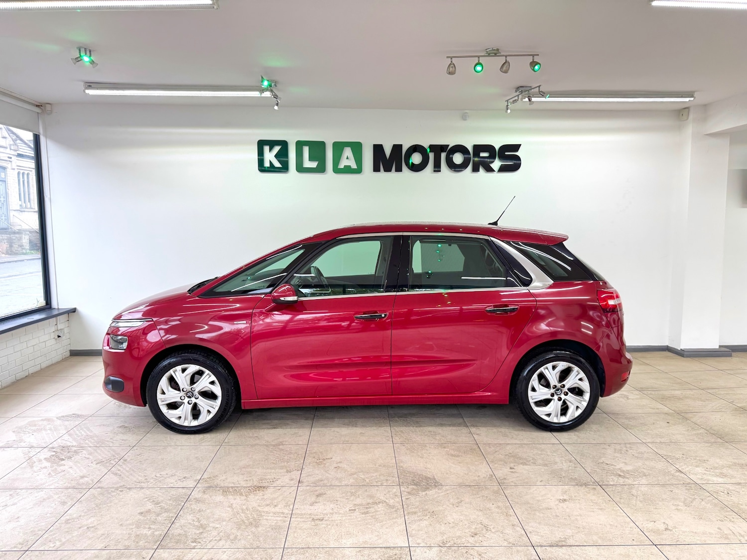 Used Citroen C4 Picasso 2014 for sale - 76145775: Photo 2