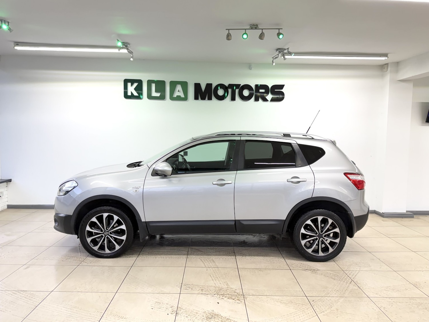 Used Nissan Qashqai 2012 for sale - 76631494: Photo 2