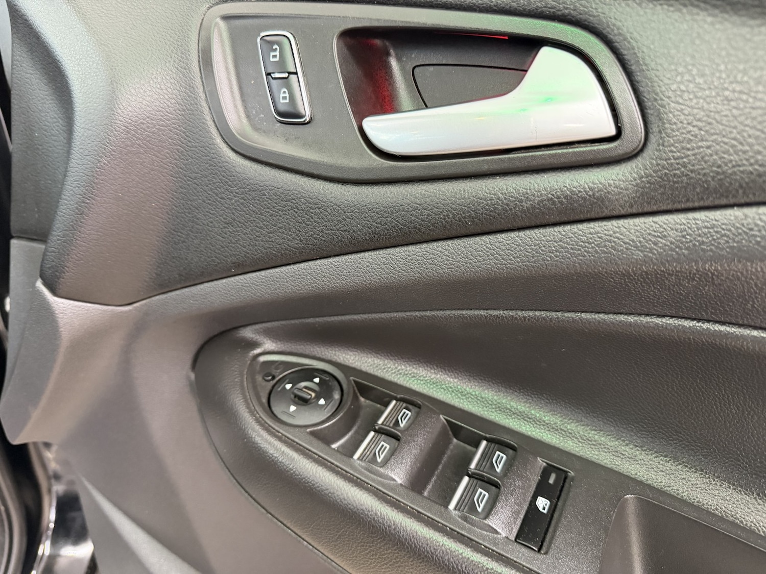 Used Ford Kuga 2016 for sale - 76692797: Photo 19